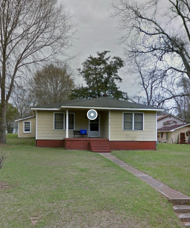 property at 1 1st St