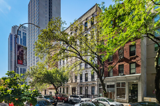 416 E 71st St in New York, NY - Foto de edificio - Building Photo