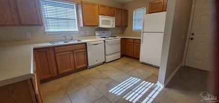 2520 Trailwood Dr in Pensacola, FL - Building Photo - Building Photo