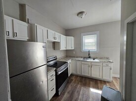 641 N Goodman St in Rochester, NY - Building Photo