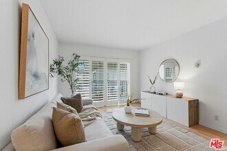 2308 Schader Dr in Santa Monica, CA - Building Photo - Building Photo