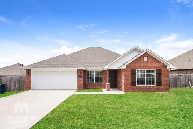 1013 Clearspring Ct in Gentry, AR - Foto de edificio - Building Photo