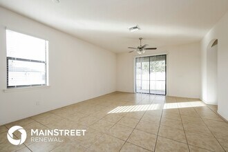 1631 SW 25th Ln in Cape Coral, FL - Foto de edificio - Building Photo