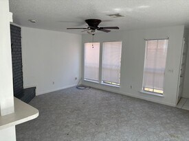 70 Cypress Grove Ct, Unit #32 in New Orleans, LA - Building Photo