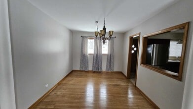 28W165 87th St in Naperville, IL - Building Photo - Building Photo