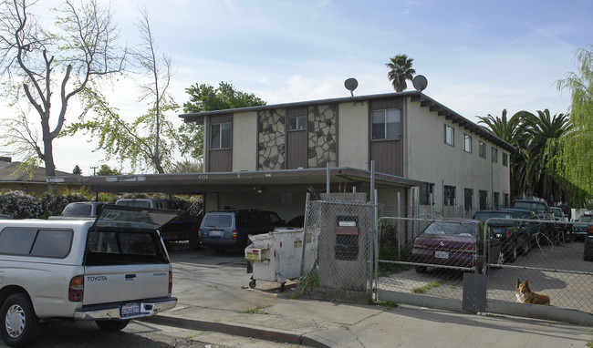 4534 Florida Ave in Richmond, CA - Foto de edificio - Building Photo