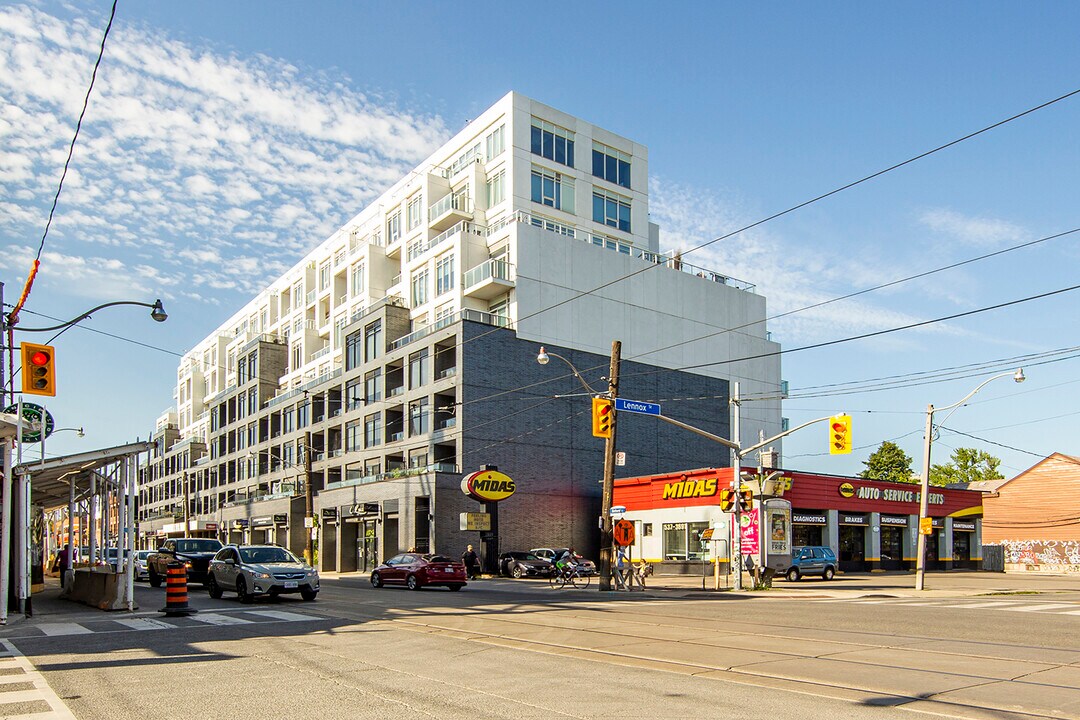 783-783 Bathurst St in Toronto, ON - Building Photo