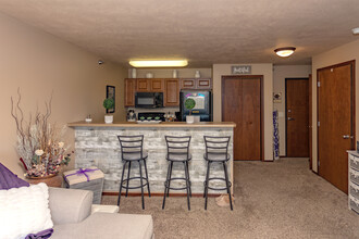 Mirada Manor Apartments in Sioux Falls, SD - Building Photo - Interior Photo