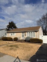 27 Rector Ave in Woodbridge Township, NJ - Building Photo