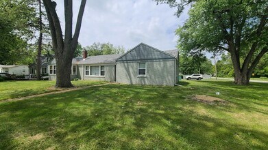 16002 Spaulding Ave, Unit 12 in Markham, IL - Building Photo - Building Photo