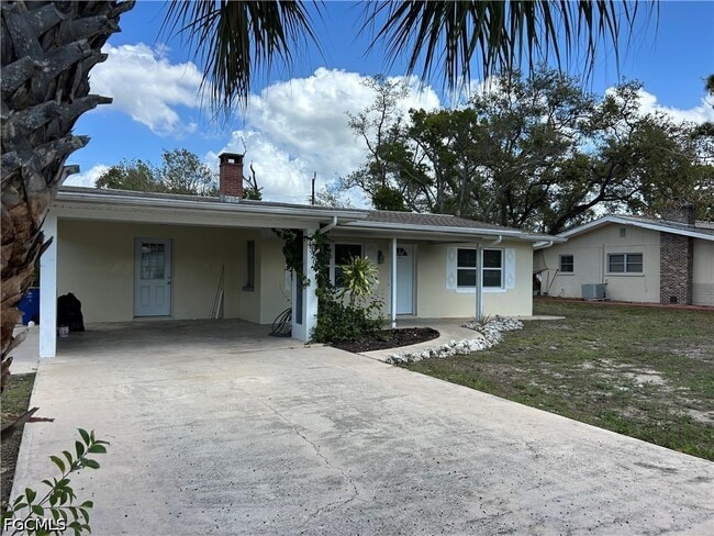 4320 Pine Lake Rd in Bonita Springs, FL - Building Photo - Building Photo