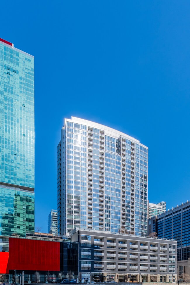 240 E Illinois St in Chicago, IL - Building Photo - Building Photo