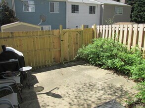 1211 Scaleybark Rd in Charlotte, NC - Building Photo - Building Photo
