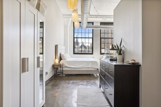 500 Robert St N, Unit 307 in St. Paul, MN - Foto de edificio - Building Photo