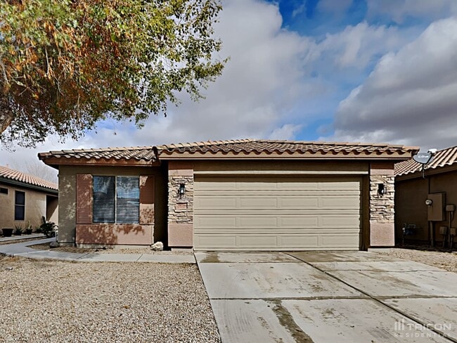 43766 Elm Dr in Maricopa, AZ - Building Photo - Building Photo