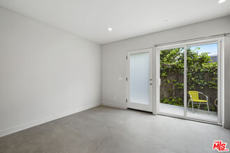 10806 Westminster Ave in Los Angeles, CA - Building Photo - Building Photo