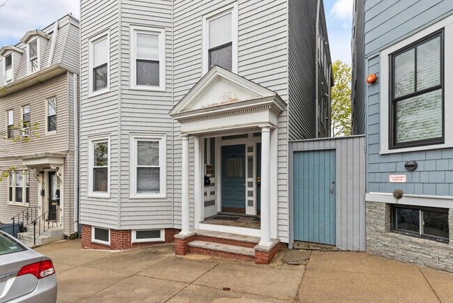 93 Old Harbor St, Unit 1 in Boston, MA - Building Photo - Building Photo
