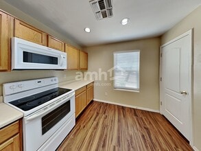 18522 W Legend Dr in Surprise, AZ - Building Photo - Building Photo