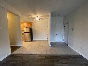 513 Emmett St in Bristol, CT - Building Photo - Building Photo