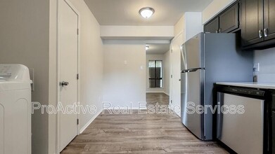 1373 E Tanners Creek Dr in Norfolk, VA - Building Photo - Building Photo