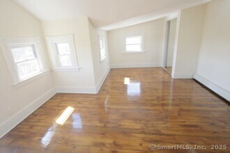 235 Wooster St in New Haven, CT - Building Photo - Building Photo