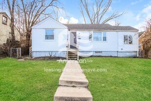1709 Campbell Dr in Hamilton, OH - Building Photo