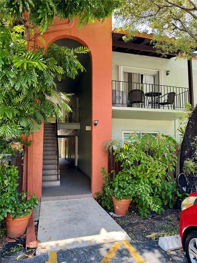 property at 10768 N Kendall Dr