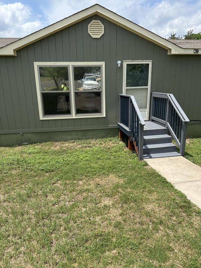 7208 Comstock Cv in Lago Vista, TX - Building Photo - Building Photo