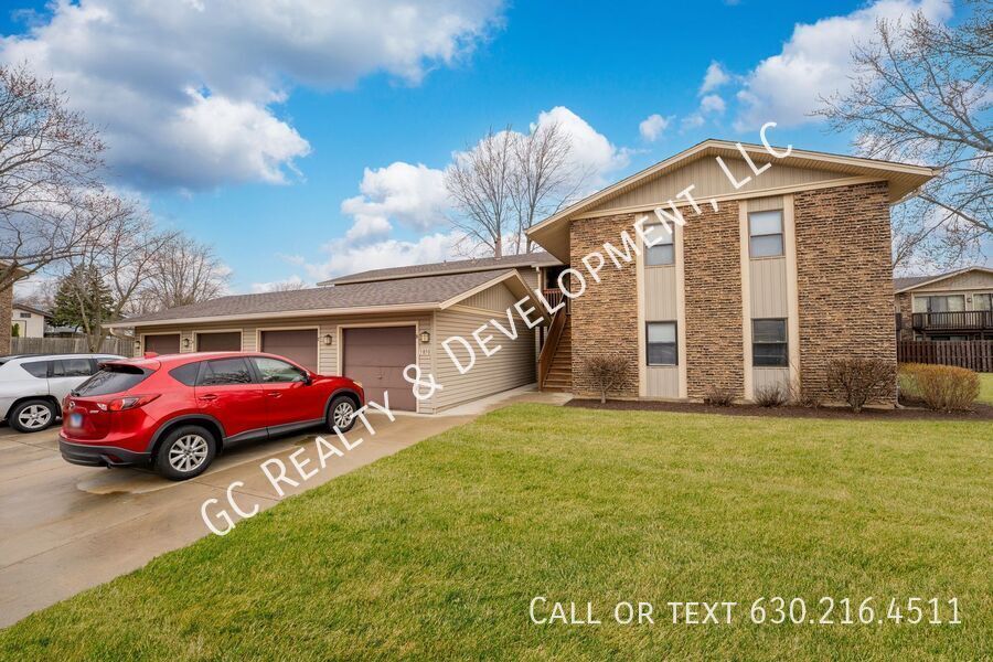 5850 Fresno Ct in Hanover Park, IL - Building Photo