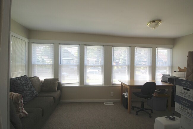 313 14th Ave NE, Unit First Floor Duplex in Minneapolis, MN - Building Photo - Building Photo