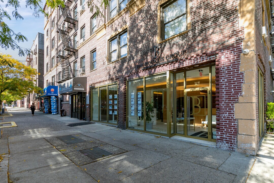 25-90 35th St in Astoria, NY - Foto de edificio