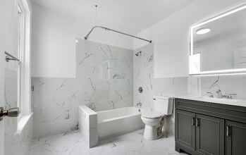 1058 N 10th St in Reading, PA - Foto de edificio - Building Photo