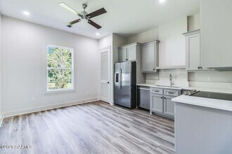 110 S Jefferson St in Broussard, LA - Building Photo - Building Photo
