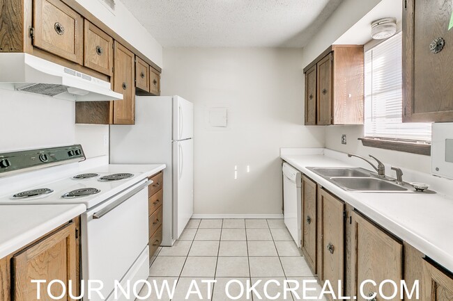 1223 Lakecrest Dr in Norman, OK - Building Photo - Building Photo