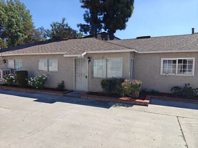 1303 Turrill Ave in San Bernardino, CA - Foto de edificio - Building Photo
