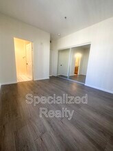 5716 Whitsett Ave in Los Angeles, CA - Building Photo - Building Photo