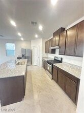 6934 Cottage Vis Ave in Las Vegas, NV - Building Photo - Building Photo