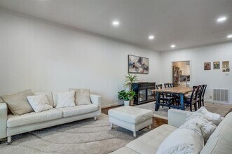 7430 W Northwest Hwy in Dallas, TX - Building Photo - Building Photo
