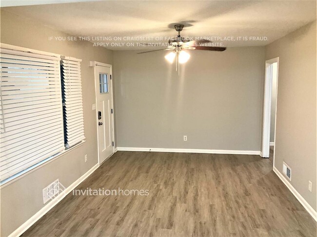 2813 Battlecrest Dr in Decatur, GA - Foto de edificio - Building Photo
