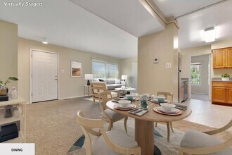 74 N Whitney St in Amherst, MA - Building Photo - Building Photo