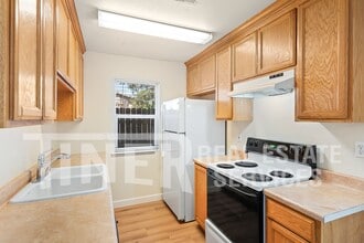 5710 Cypress Ave in Carmichael, CA - Building Photo - Building Photo