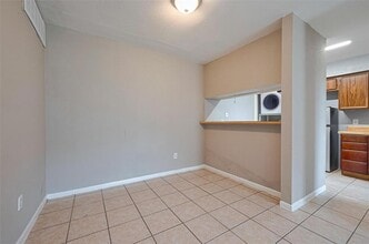 9090 S Braeswood Blvd in Houston, TX - Building Photo - Building Photo