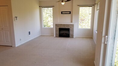 15720 Manor Way in Lynnwood, WA - Building Photo - Building Photo