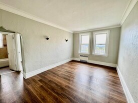 55 Tonnelle Ave in Jersey City, NJ - Building Photo
