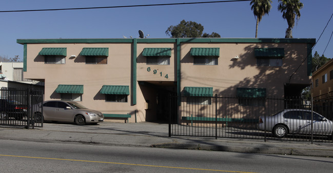 6914 Fulton Ave in North Hollywood, CA - Building Photo - Building Photo