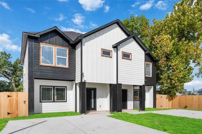 6909 S Hall St in Houston, TX - Building Photo - Building Photo