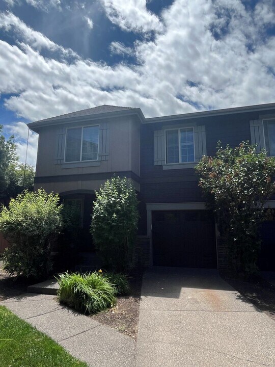 20287 Schaeffer Dr in Bend, OR - Building Photo