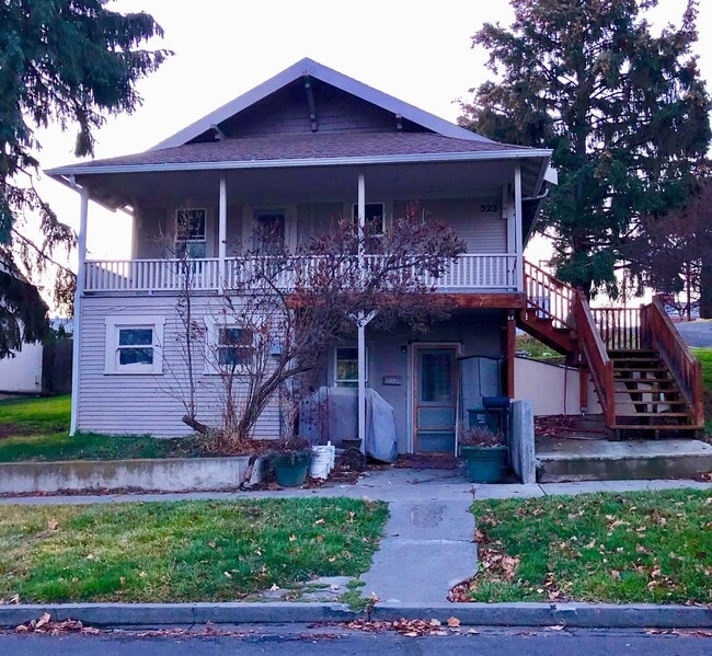 property at 523-525 NW 11th St