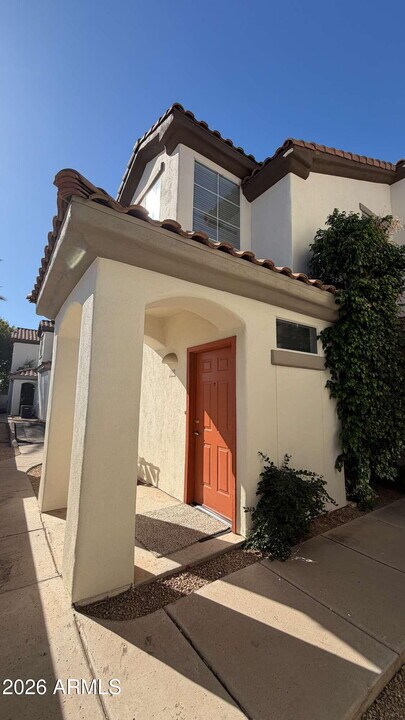 2992 N Miller Rd in Scottsdale, AZ - Building Photo