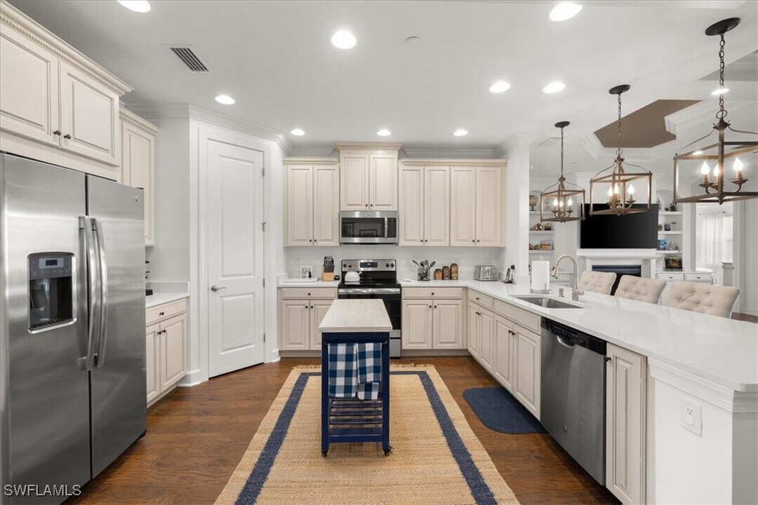 9684 Montelanico Loop in Naples, FL - Building Photo